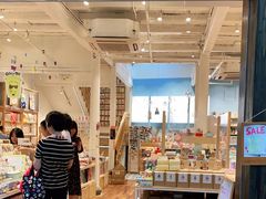 -猫的天空之城概念书店(杭州南宋御街店)