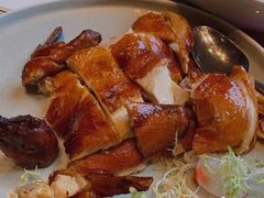 红烧吊烧脆皮乳鸽-青岛富力艾美酒店-乐美中餐厅创意胶东菜