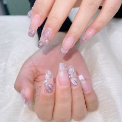 -七彩虹美甲美睫 半永久
