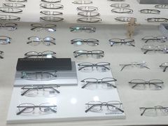 -罗伯特眼镜·蔡司官方授权(罗湖国贸店)