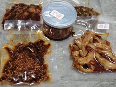 -鑫记婆婆兔·成都特产·兔头手撕兔(太古里店)