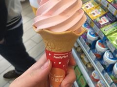 -全家便利店(漕溪北路七店)