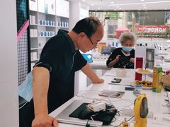 -荣耀授权专卖店(黄浦浙江中路店)