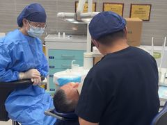 -上海仁爱医院口腔科 · 种植