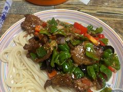 -歹歹的加个面过油肉拌面