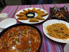 -香巴拉云南餐厅(华莱坞店)