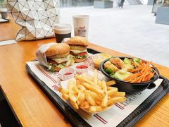 -The Habit Burger Grill 哈比特汉堡(复兴soho店)