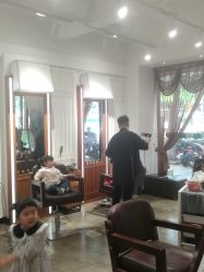 -心迪染发专门店