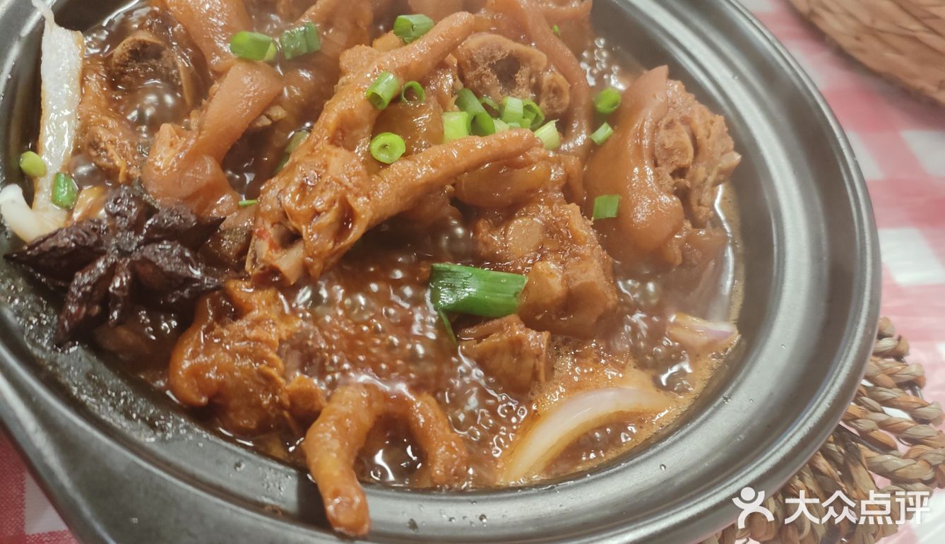 今日打卡美食小馆子——破村砂锅焗海鲜