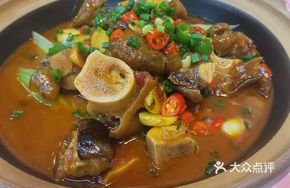 Braised Beef Shank in Clay Pot