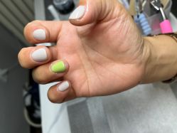 -小黑瓶美甲美睫