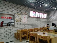 大堂-百年尹氏汤包(环球美食荟店)