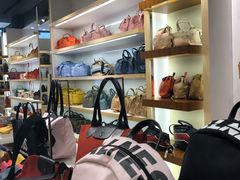 -Longchamp(佛罗伦萨小镇奥特莱斯店)