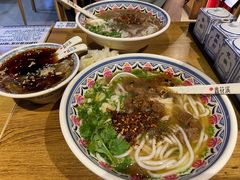 -鑫花溪牛肉米粉(人民广场店)