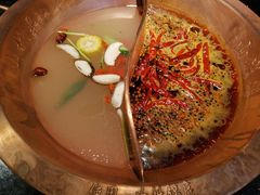 -山城鼎重庆老火锅(西安钟楼店)