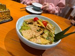 菠萝芒果拌苦瓜-老滇山寨•云南特色菜•地方菜•民族风情歌舞表演(金碧店)