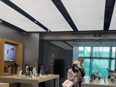 -DJI大疆(深圳华强北曼哈授权体验店)