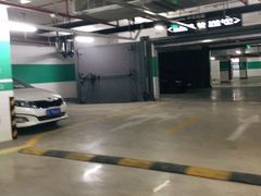 -漕河泾印象城-停车场