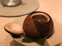 原只椰炖乌鸡汤-汤城小厨•粤菜•靓汤(苏州街店)
