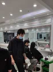 -镁连社·美联社