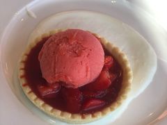 草莓甜品-360 The Restaurant at the CN Tower