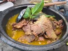 酸木瓜炖牛腩-半山腰·云南菜(侨福芳草地店)