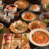 它家是榻榻米，有包厢！私密性蛮好！都给我去这家炫饭