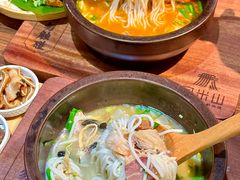 -良米山·云南野生菌过桥米线(上海首店)