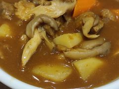 招牌黄咖喱牛腩热锅配米饭-长勺子东南亚(街道口店)