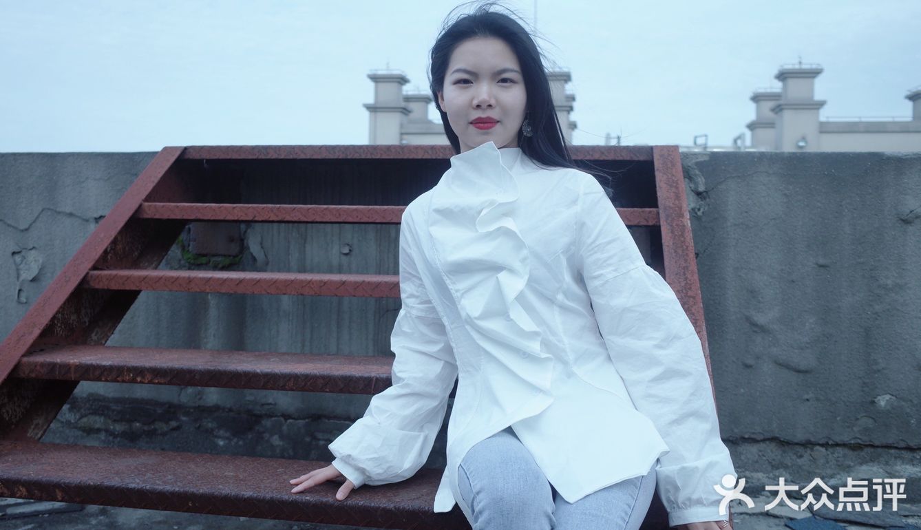 关键是比起几千的 这个是真划算 价格不敢置信