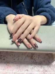 -桃子的美甲店