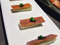 鱼子酱脆皮松板肉-一川二水•粤川醉(CP静安店)