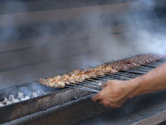 -烤肉小伙烤肉店