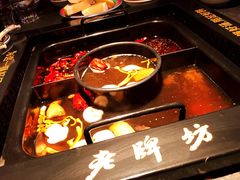 -老牌坊云南鱼豆花火锅(哈西万达店)