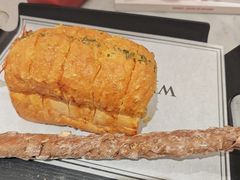 -HOT CRUSH趁热集合·现烤面包(上海环球港店)