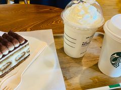 -星巴克(南宁民歌湖店)