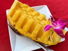 餐前菠萝-Daddy Nimman Chiang Mai