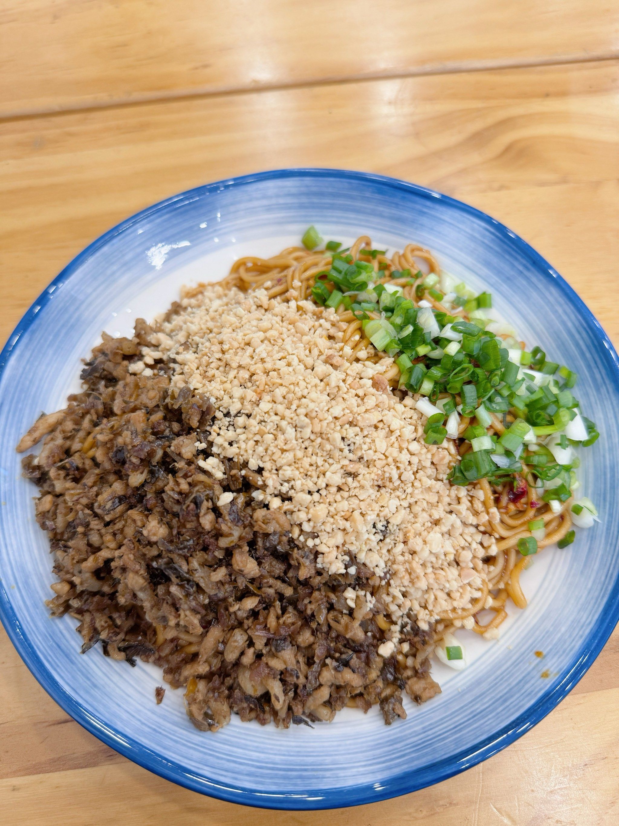 来吃宜宾特燃燃燃面