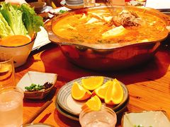 -野山舂·贵州现舂酸汤火锅(鸿通城店)