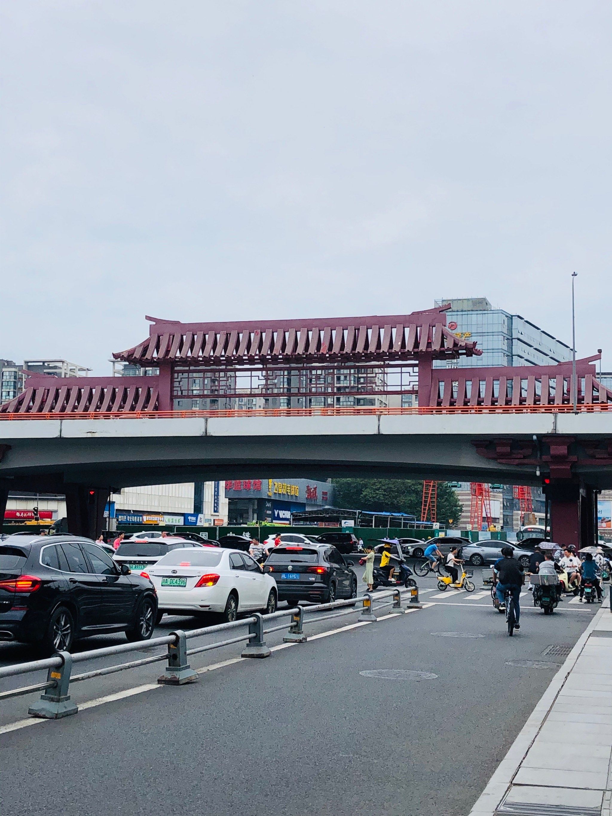 成都的红牌楼