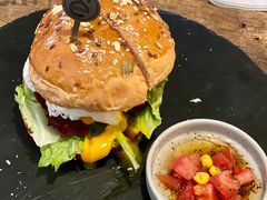 -HIGH FIVE哈福手工汉堡(桂林路店)