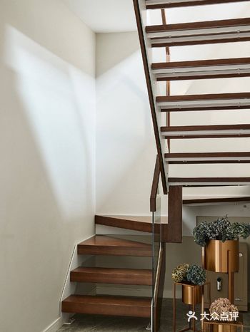 轻奢风格 130平复式新房装修