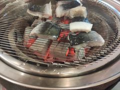 -围炉肉舍•炭烤活鳗•丹东海鲜烤肉(步行街店)