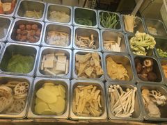 -愉肴麻辣香锅(中北镇店)