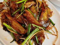 韭菜芽菜炒猪肠粉-花城苑广府菜(侨鑫店)