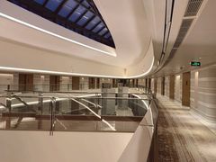 -上海滴水湖皇冠假日酒店