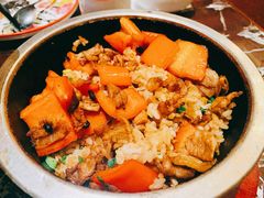当红小炒肉石锅饭-新白鹿餐厅(爱琴海购物中心店)