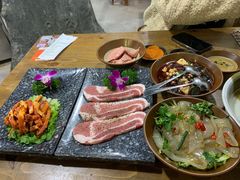 辣酱黑五花肉肉-喝丢一只鞋·东北烤肉·烧烤·铜火锅(江宁店)