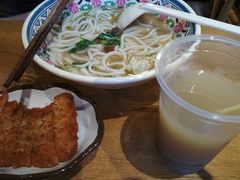 -鑫花溪牛肉米粉(人民广场店)