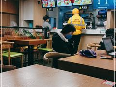 大堂-华莱士炸鸡汉堡(崇文门搜秀城店)